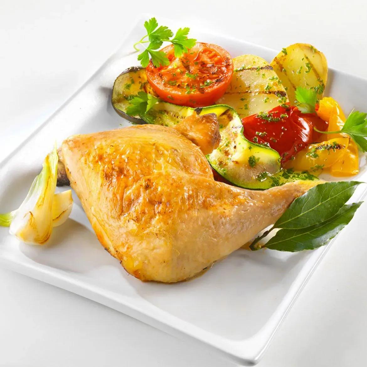 Coscia di pollo con riso e contorno